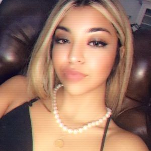 Meet your Posher, Nayeli